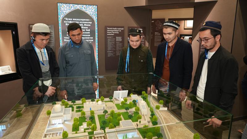 A class was organized for professors, teachers, and students of the Hadith school
